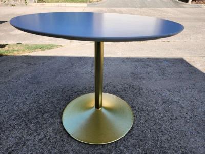 White Table - Thumbnail 2