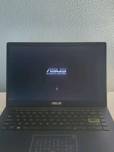 ASUS 14in FHD Laptop 4GB RAM 128GB SSD - Vancouver, Washington
