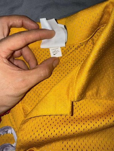 yellow Nike shirt - Thumbnail 6