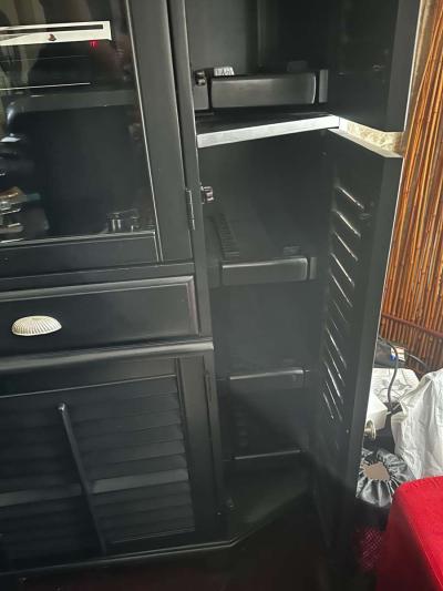 Entertainment center - Thumbnail 5