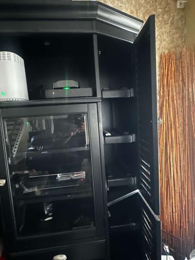 Entertainment center - Thumbnail 4