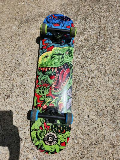 Skateboard - Thumbnail 3
