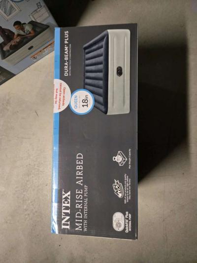 2 Intex DuraBeam Plus MidRise Queen 18 Airbed with BuiltIn P - Thumbnail 5