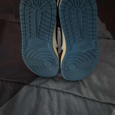 Travis Scott Fragment Low shipping available - Thumbnail 4