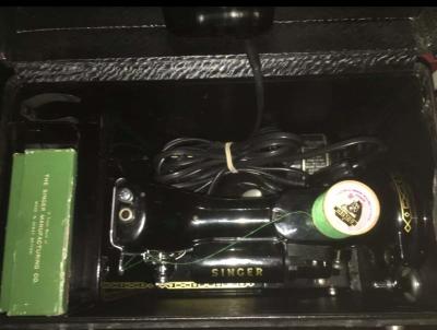 Singer 222k Sewing Machine - Thumbnail 3