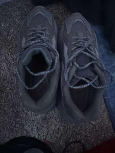 yeezy 700v2 size 10 - Thumbnail 5