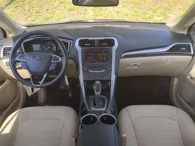 Used 2013 Ford Fusion SE - Thumbnail 2
