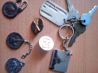 8 gb memory sticksx2 rare coins stamps jewelry more - Thumbnail 4