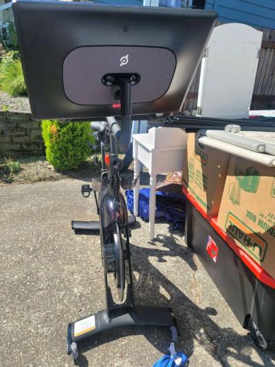 peloton stationary bike - Thumbnail 5