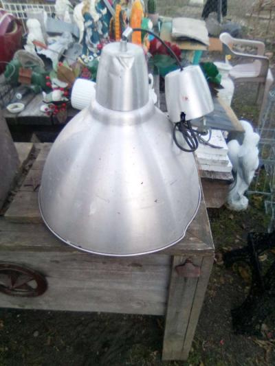 shoplifht or outside light - Thumbnail 2