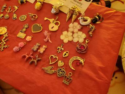 Assorted Charms for Jewelry making and charm bracelets - Thumbnail 2