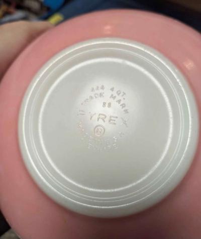 pink pyrex collection - Thumbnail 3