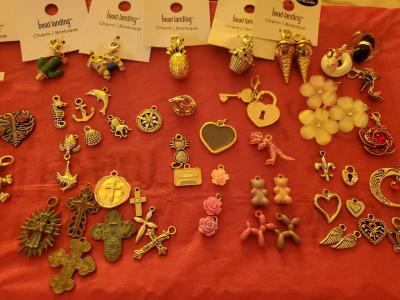 Assorted Charms for Jewelry making and charm bracelets - Thumbnail 3