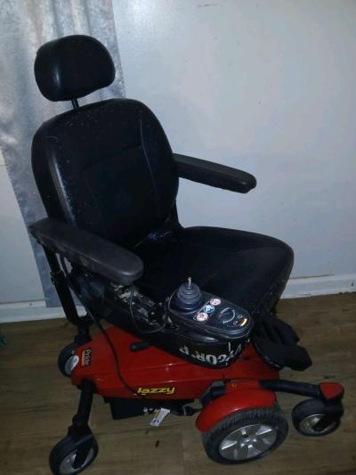 Jazzy wheelchair - Thumbnail 3