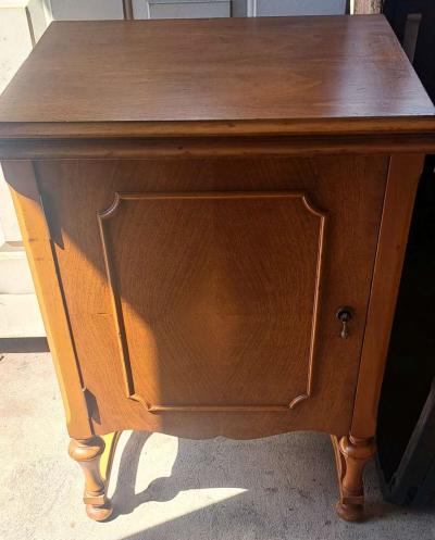 antique White Family Rotary sewing machine - Thumbnail 6