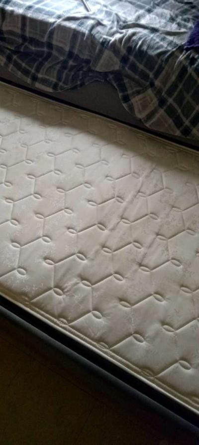 Twin bed mattress - Thumbnail 4