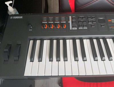 Yamaha mx61 with a bag - Thumbnail 5