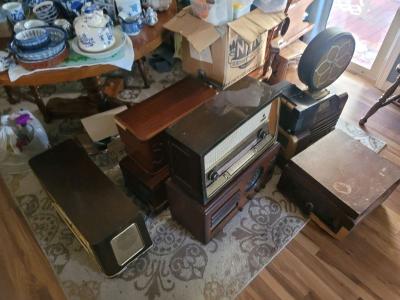 antique radios speaker record player 1920s 1930s - Sumner, Washington