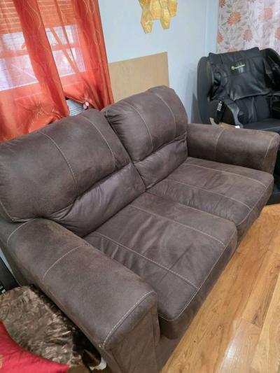 Ashley brown LOVE SEAT - Thumbnail 4