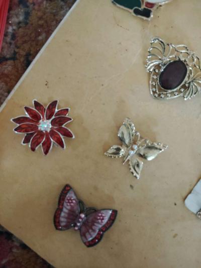 Vintage Pins - Thumbnail 5