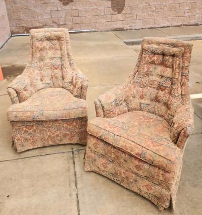 2 vintage lounge chairs