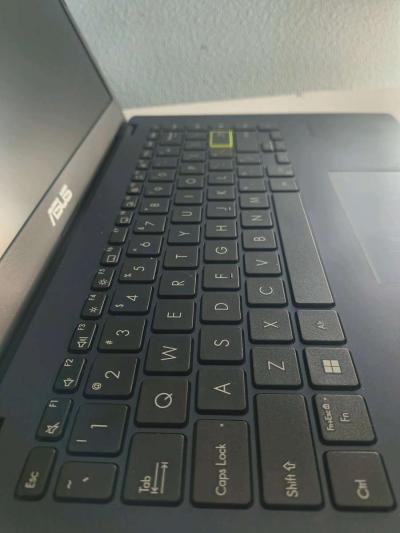 ASUS 14in FHD Laptop 4GB RAM 128GB SSD - Thumbnail 5