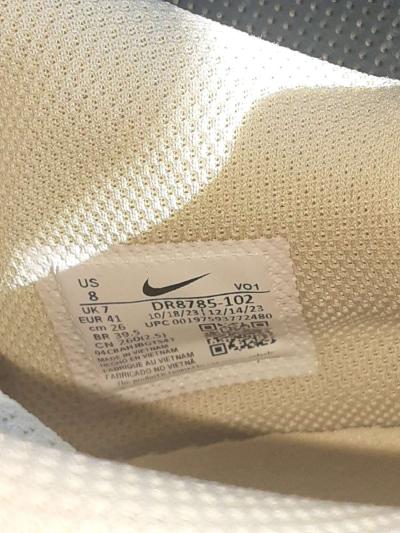 a pare of Nike for kid - Thumbnail 2