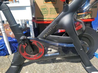 peloton stationary bike - Thumbnail 3