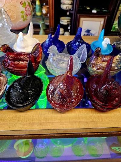 vintage glass hens on nest - Thumbnail 6