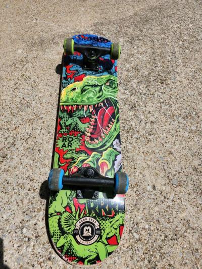 Skateboard - Thumbnail 2