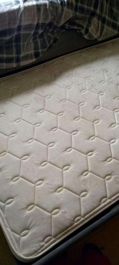 Twin bed mattress - Thumbnail 3
