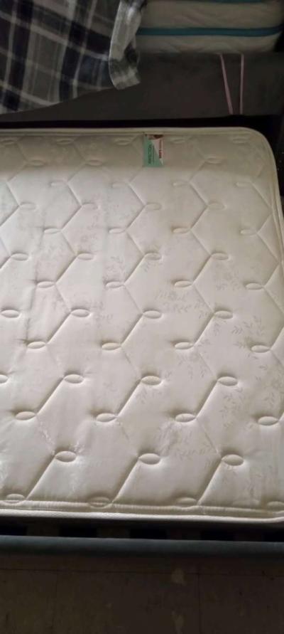 Twin bed mattress