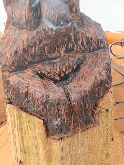 wood bench - Thumbnail 4