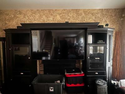 Entertainment center - Thumbnail 2