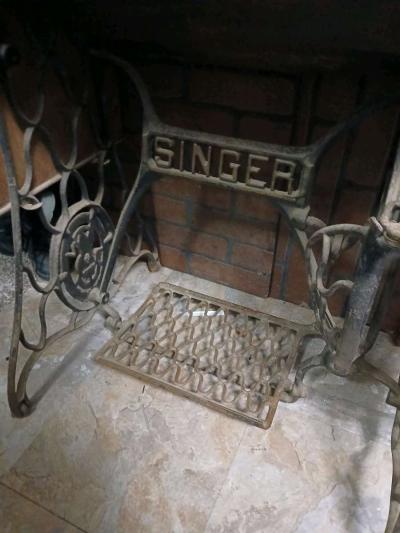 Antique sewing machine 1920s - Thumbnail 5