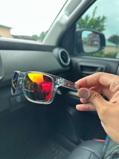 2 Oakleys Holbrook Sunglasses new - Thumbnail 2