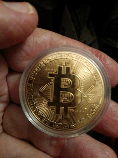 Golden tribute type Bitcoins set of three coins for sale - Thumbnail 3