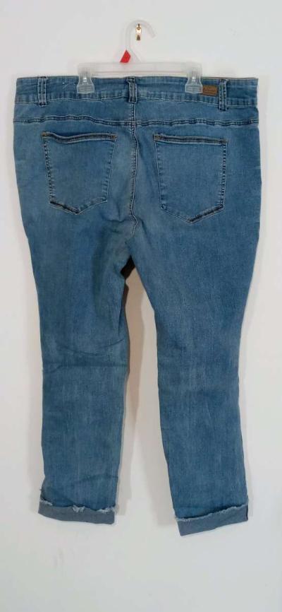 Womens Denim Stretch MidRise Capris - Thumbnail 2