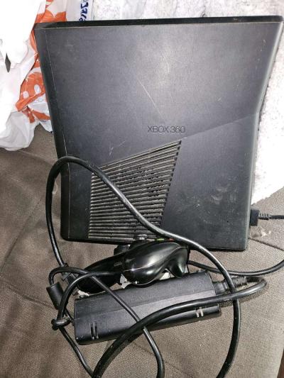 Xbox 360s - Thumbnail 2