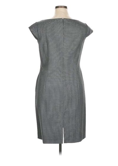 Womans professional dress - Thumbnail 2