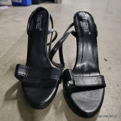 Red bottom Stilettoes - Thumbnail 3