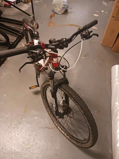 Red 2013 Haro Flightline Sport  Custom Wheel Art Flat Tire - Thumbnail 2