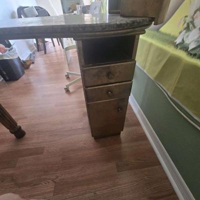 marble top nail table - Thumbnail 3