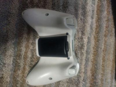 Microsoft Xbox 360 E  Wireless 4 GB Console Tested Works - Thumbnail 5