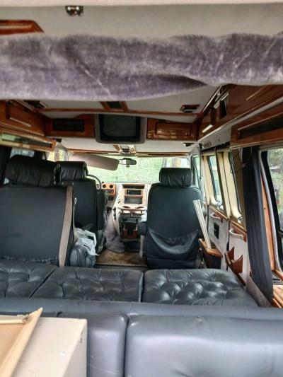 Chevy Sports Van G30 - Thumbnail 2