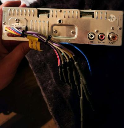 Stereo deck for a vehicle - Thumbnail 2