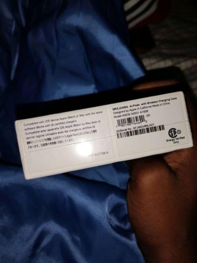 airpods 1st Gen - Thumbnail 5