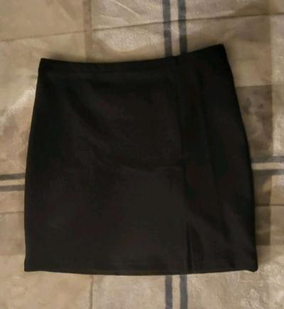Crop top and black skirt set - Thumbnail 4