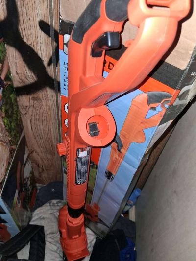 black and decker corded edge trimmer - Thumbnail 2