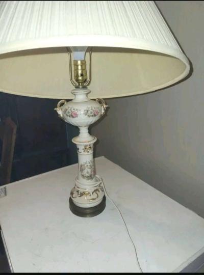 white floral ceramic lamp - Thumbnail 1